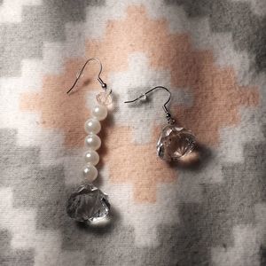 Diamond Bella Handcrafted Fashion earrings.